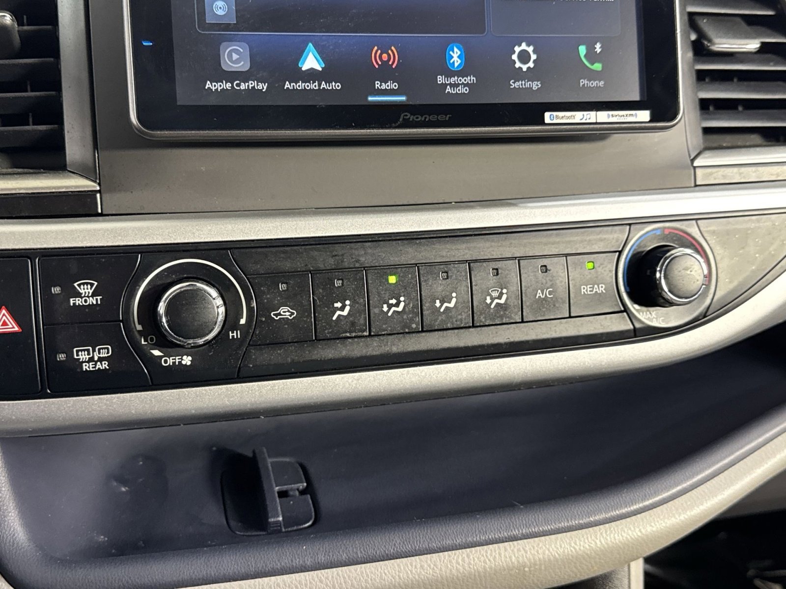 Used 2019 Toyota Highlander LE image 25