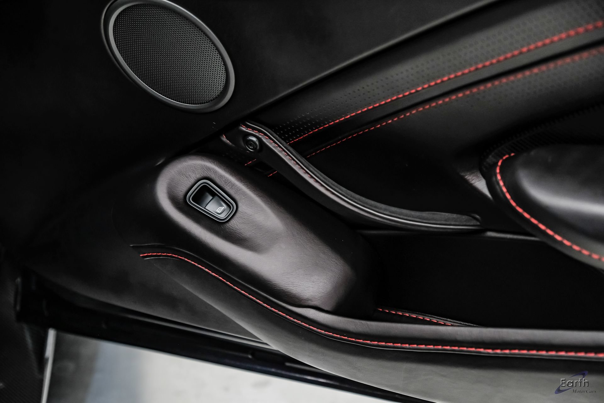 Used 2023 Aston Martin V12 Vantage RWD image 87