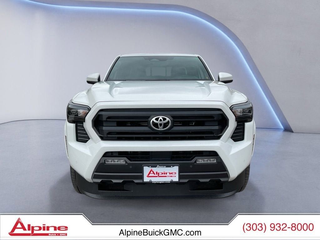 Used 2025 Toyota Tacoma SR5 AWD/4WD image 16