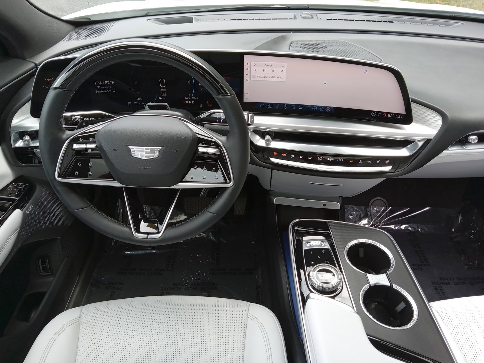 Used 2024 Cadillac Lyriq Luxury w/ LPO, Floor Liner Package AWD/4WD image 15