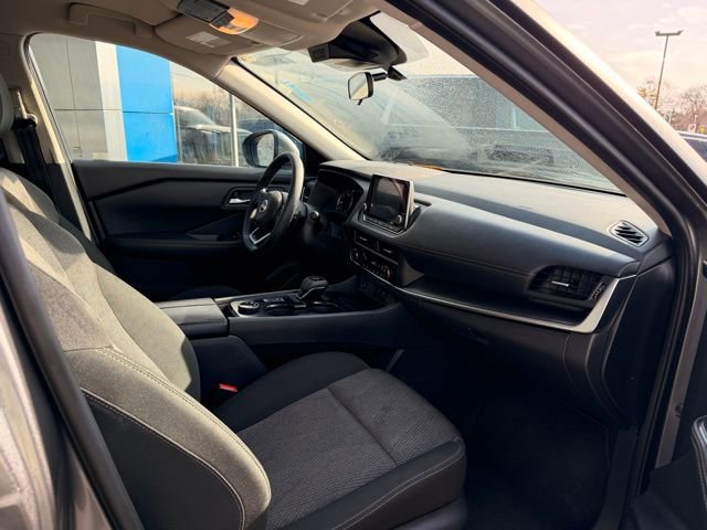 Used 2024 Nissan Rogue SV image 24