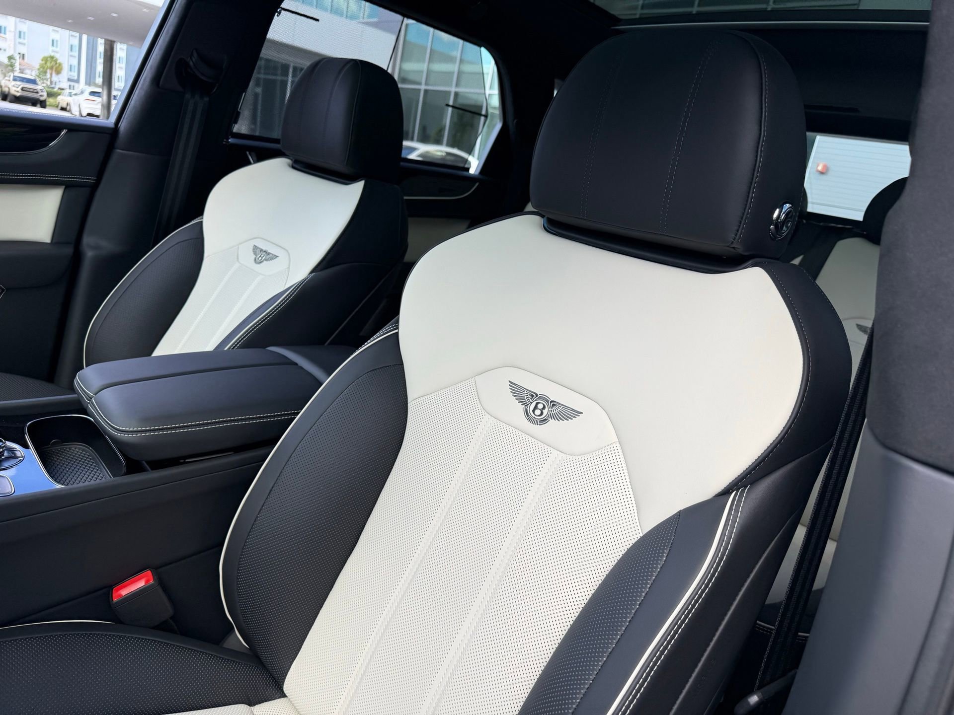 New 2025 Bentley Bentayga image 12
