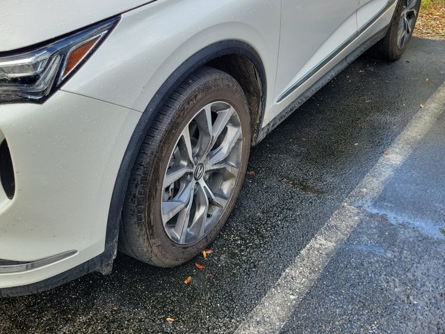 Used 2023 Acura MDX w/ Technology Package FWD image 3