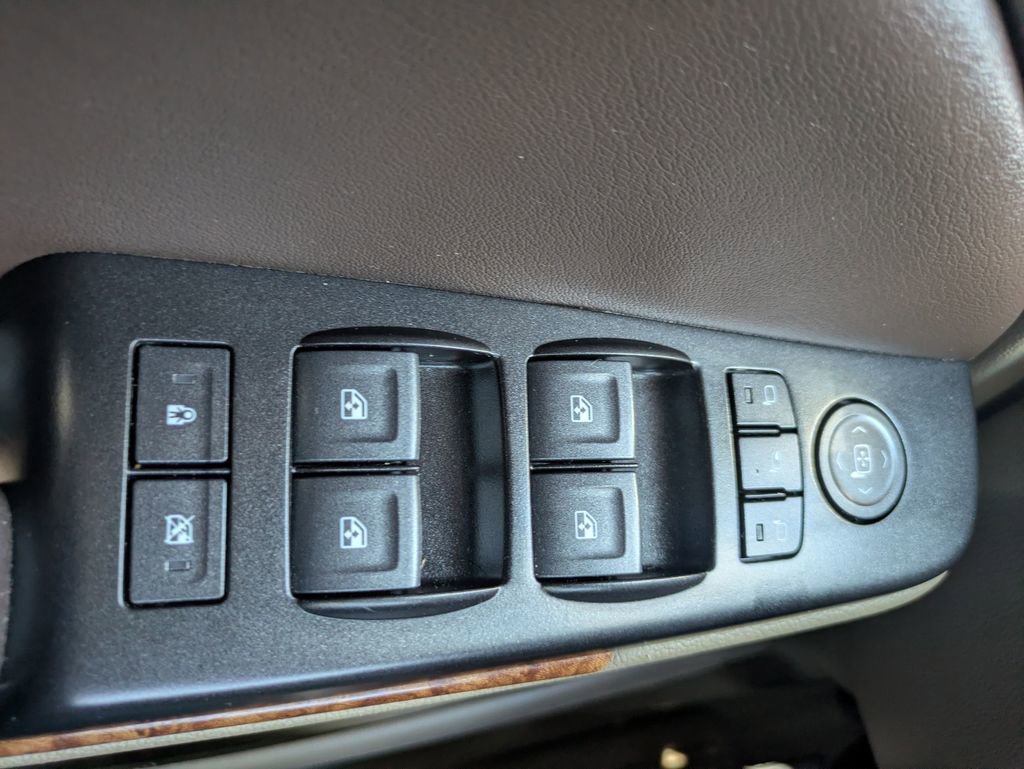 Used 2020 Chevrolet Tahoe Premier RWD image 30