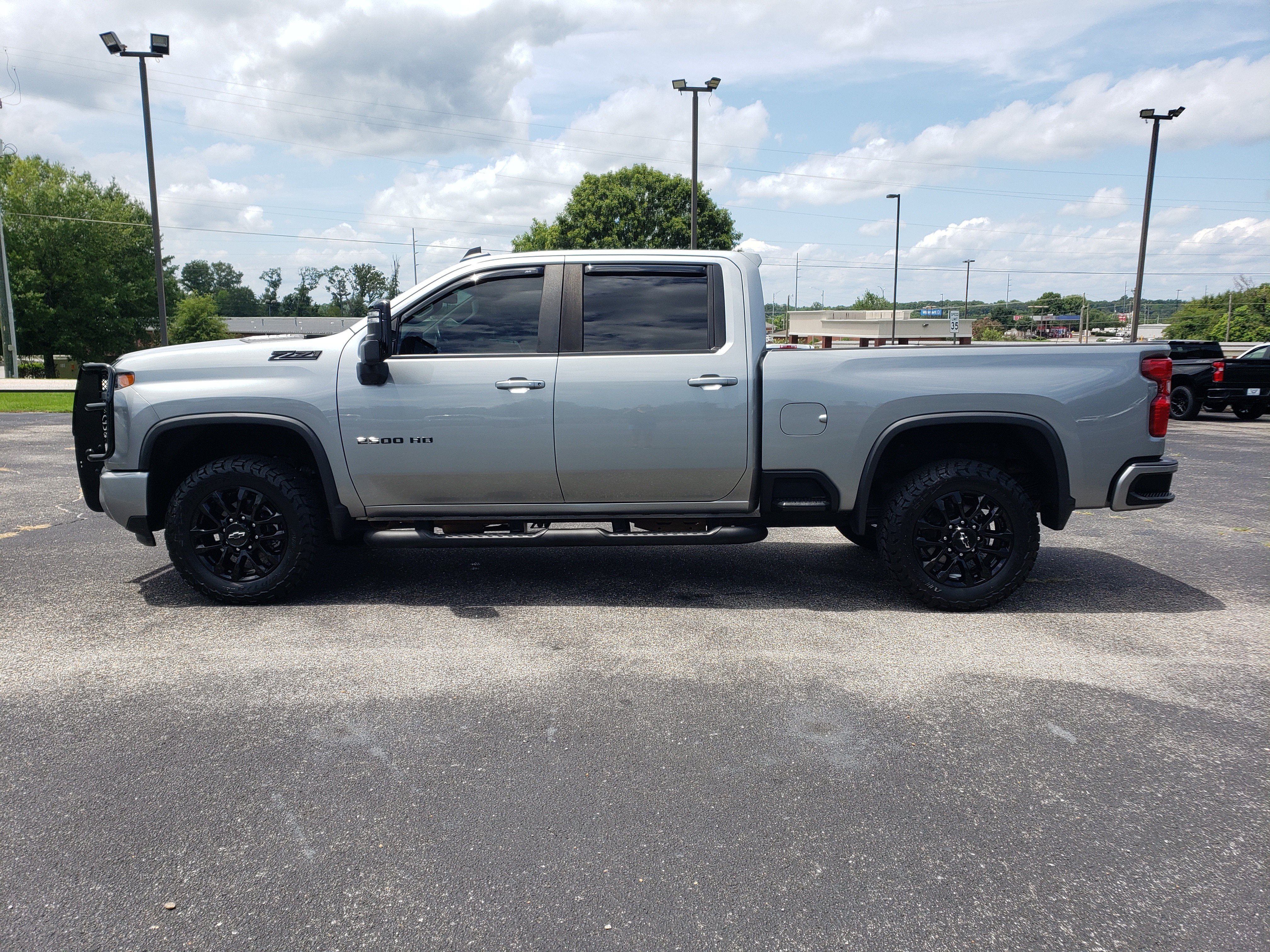 Used 2024 Chevrolet Silverado 2500 LT AWD/4WD image 6