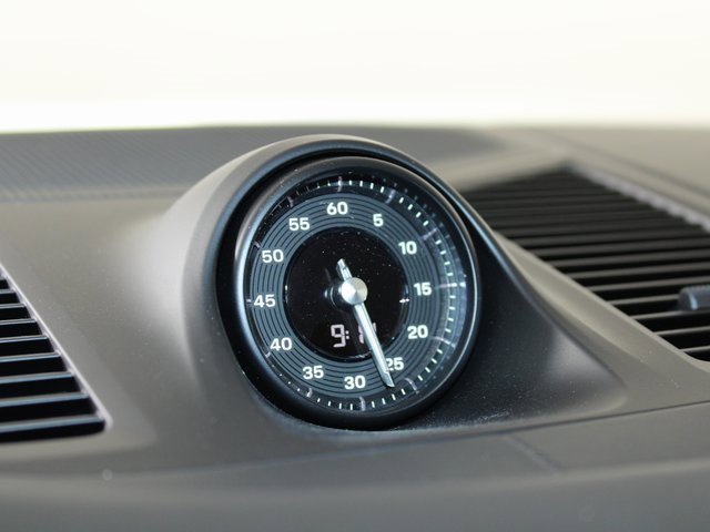 Certified 2024 Porsche Cayenne Coupe image 16