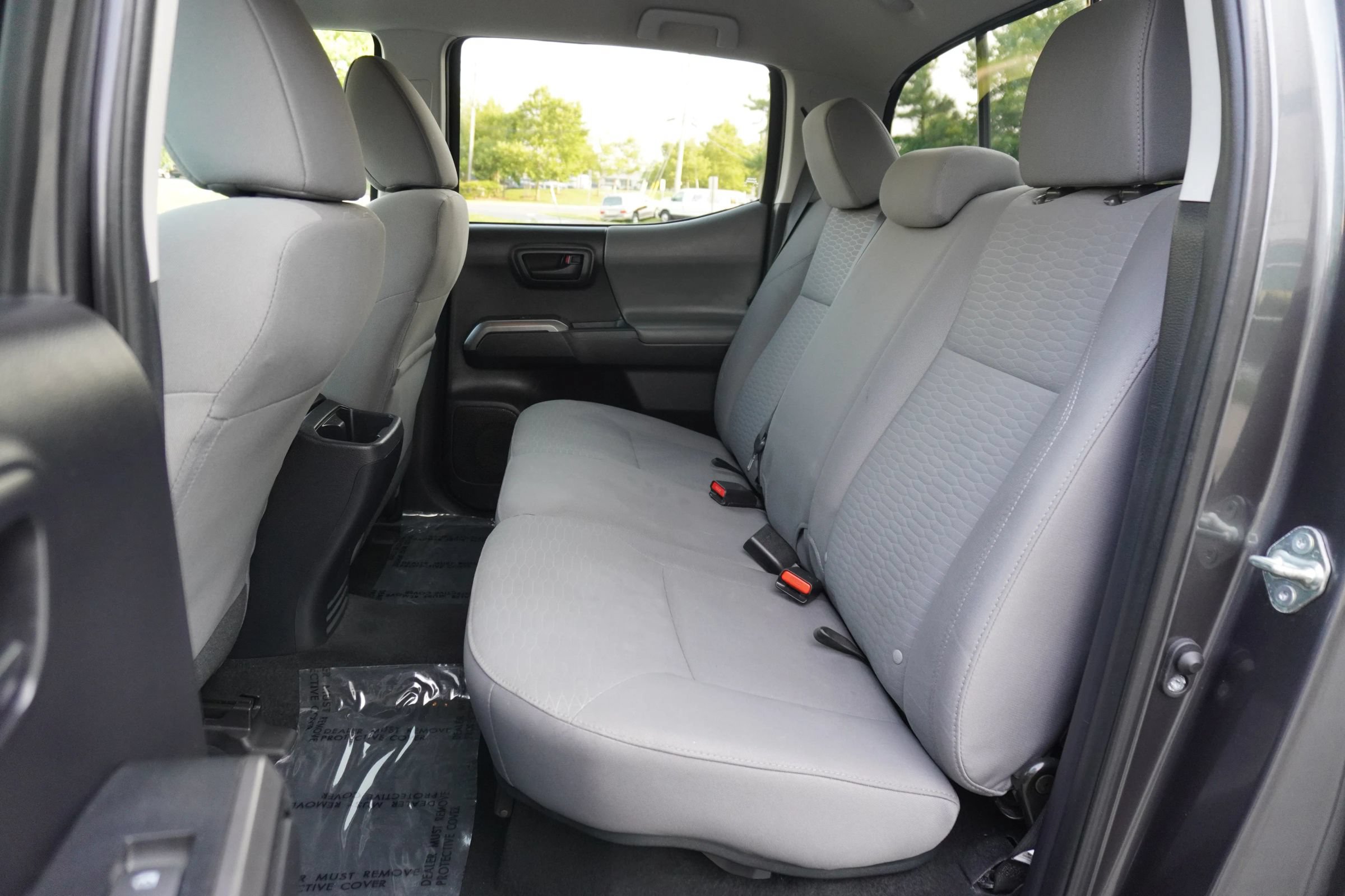 Used 2018 Toyota Tacoma SR5 AWD/4WD image 10