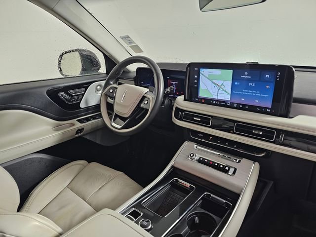 Used 2025 Lincoln Aviator Reserve w/ Equipment Group 201A image 11