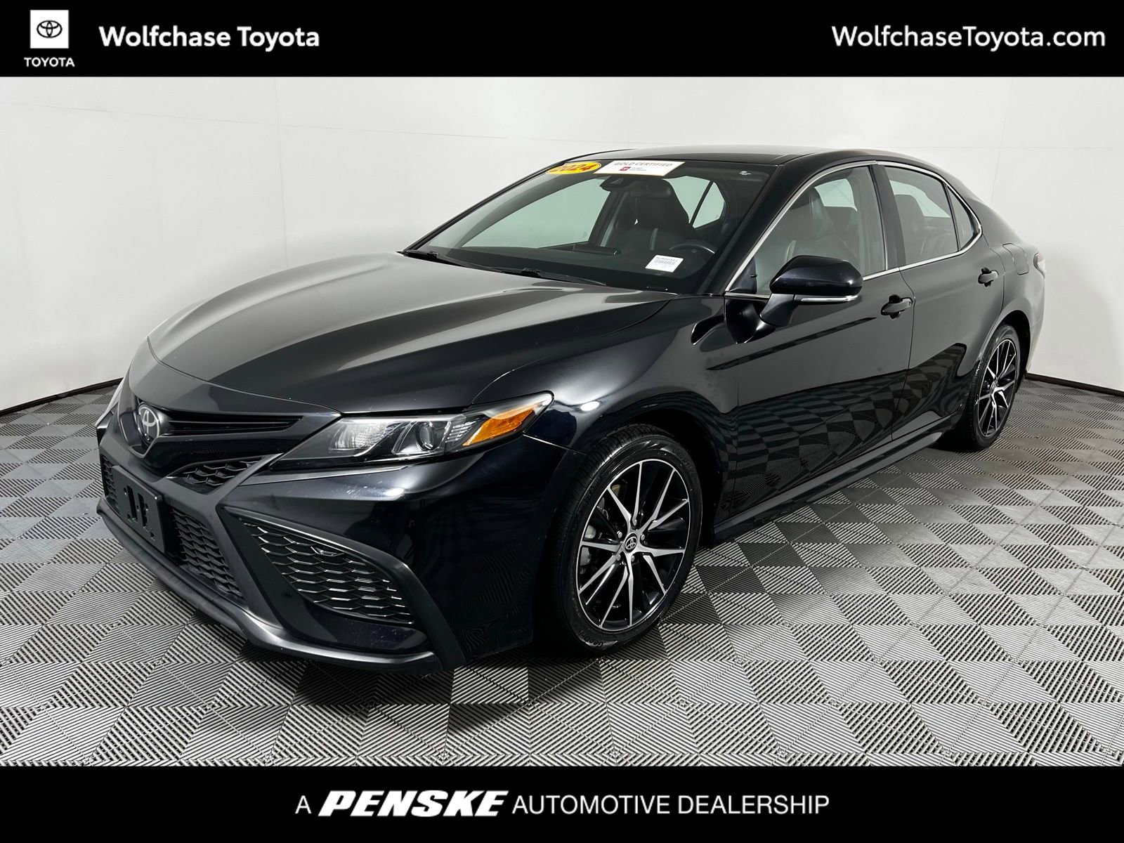 Certified 2024 Toyota Camry SE image 1