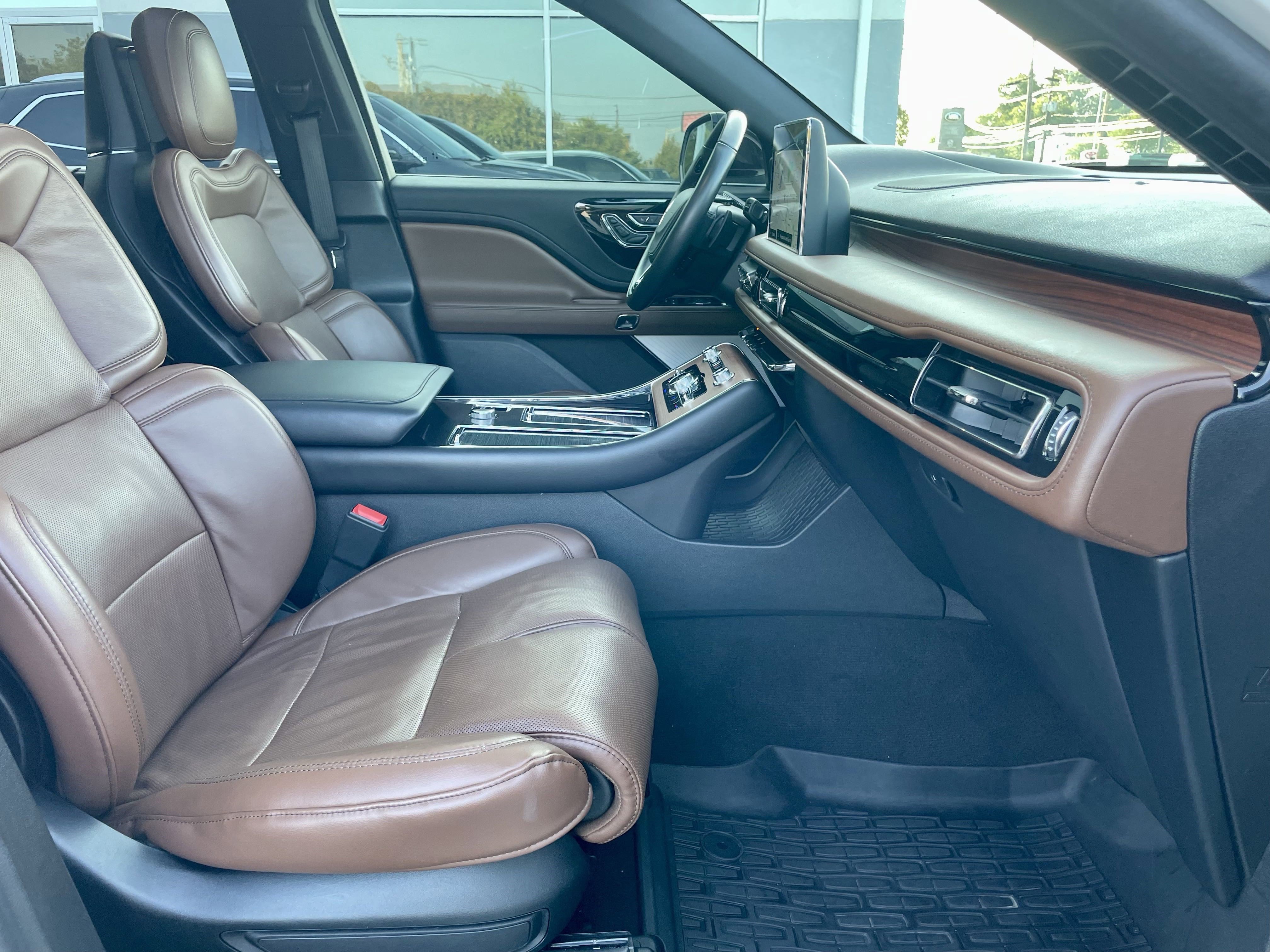 Used 2023 Lincoln Aviator Reserve w/ Equipment Group 201A image 15