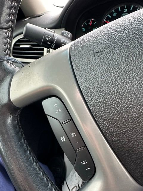 Used 2011 Chevrolet Avalanche LT w/ Suspension Package, Off-Road image 22