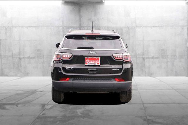 Used 2025 Jeep Compass Latitude w/ Sun & Sound Group AWD/4WD image 6