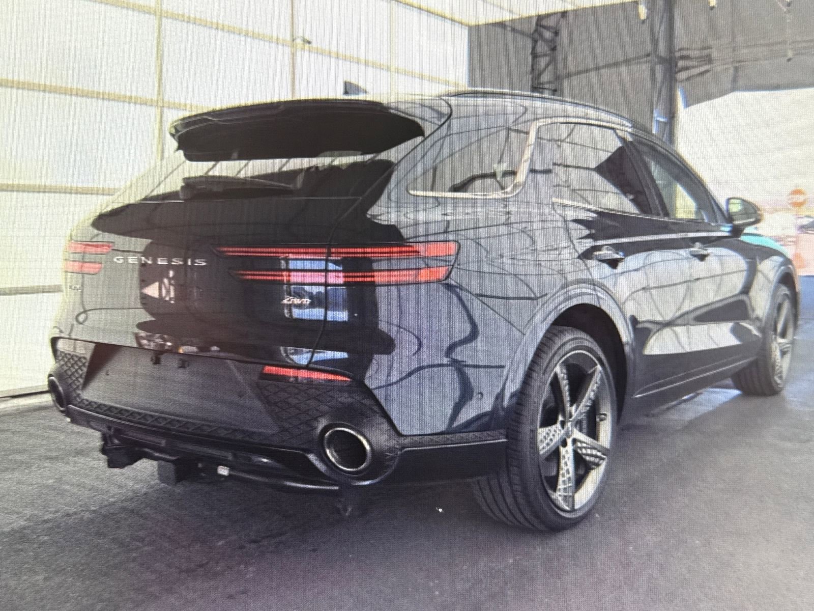 Used 2025 Genesis GV70 2.5T w/ Sport Prestige Package image 2