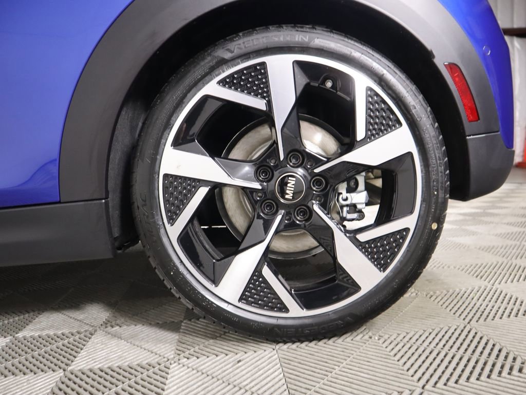 New 2026 MINI Cooper 2-Door Hardtop image 18