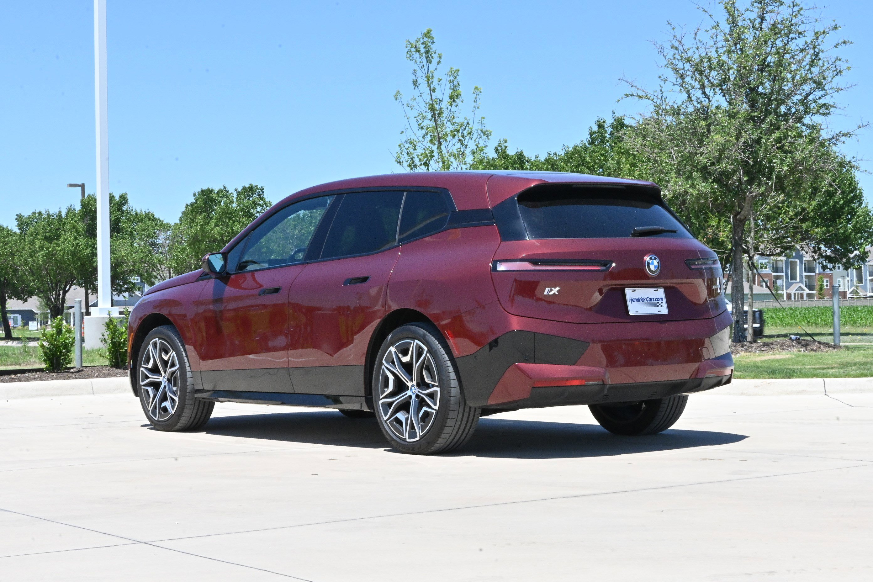 Certified 2025 BMW iX xDrive50 AWD/4WD image 7
