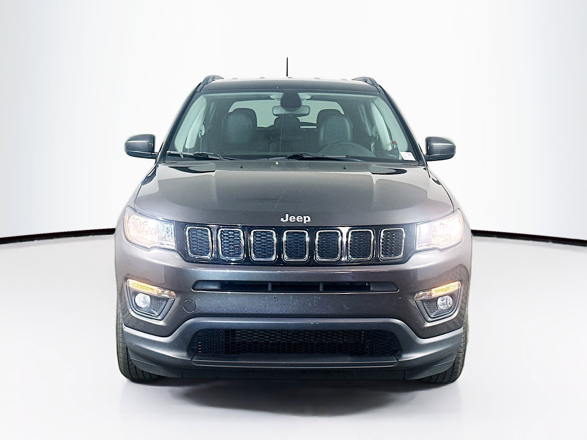 Used 2020 Jeep Compass Latitude w/ Cold Weather Group AWD/4WD image 2