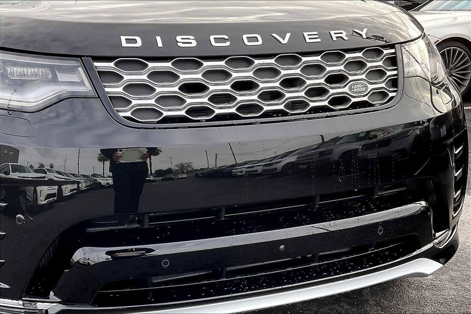 New 2025 Land Rover Discovery Metropolitan Edition image 34