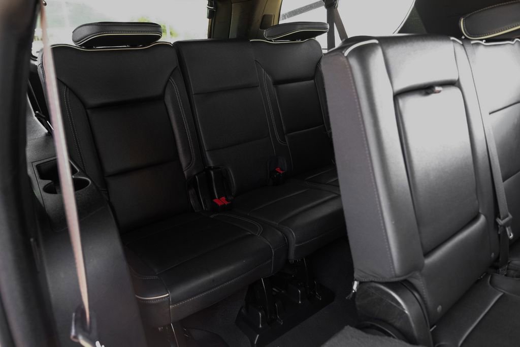 Used 2024 Chevrolet Suburban Premier image 37
