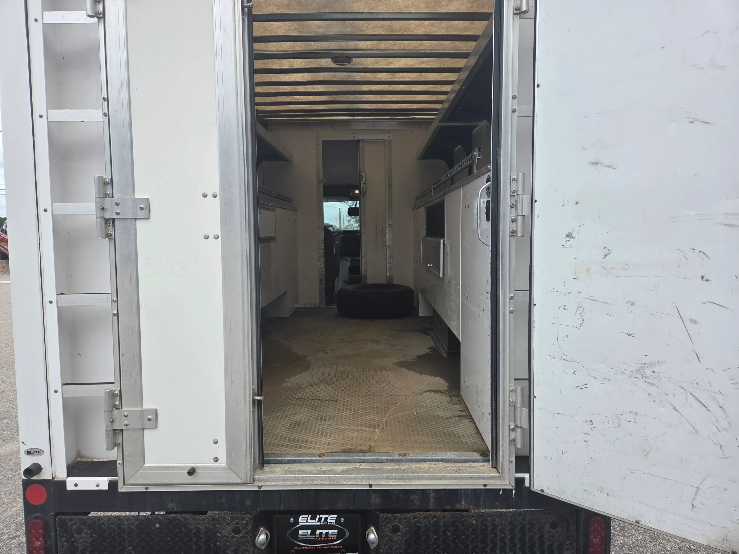 Used 2018 Ford E-350 and Econoline 350 Super Duty w/ Power Windows & Locks Group RWD image 9