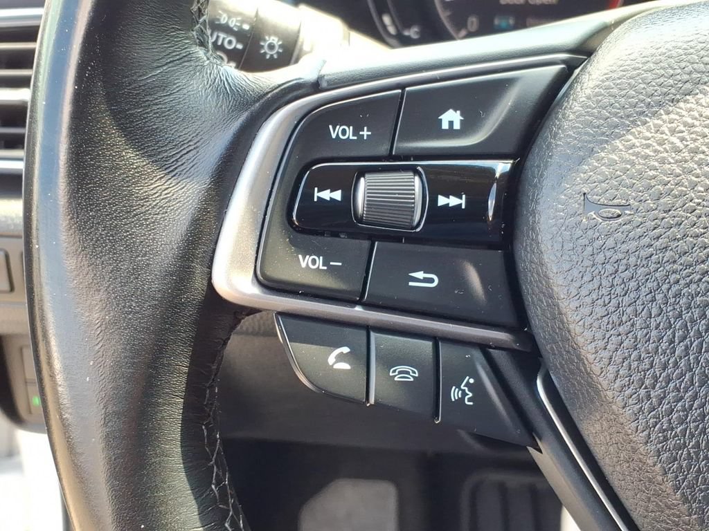 Used 2019 Honda Accord Touring image 12