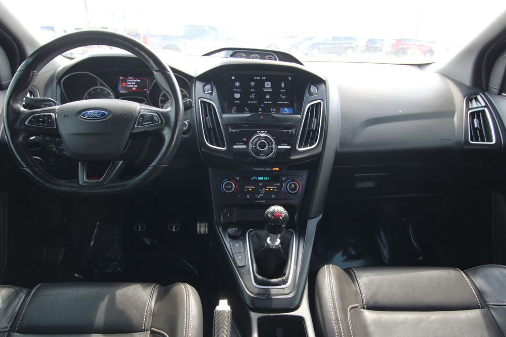 Used 2018 Ford Focus ST w/ Equipment Group 402A image 42