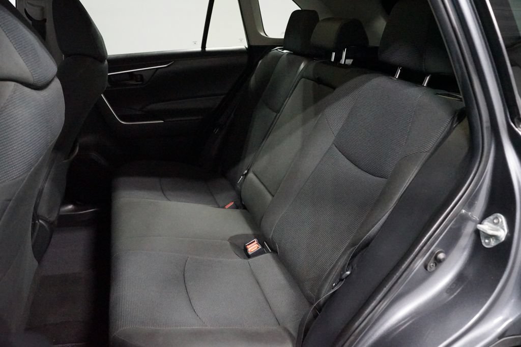 Used 2022 Toyota RAV4 LE FWD image 27