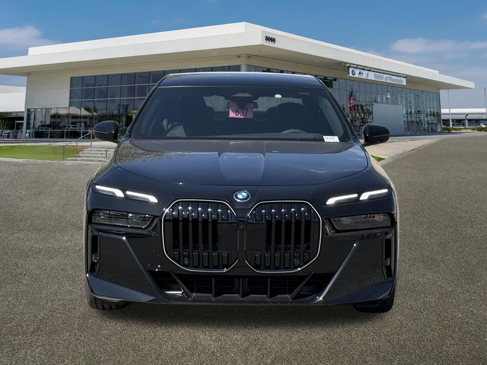 New 2026 BMW 750e xDrive w/ Premium Package AWD/4WD image 3