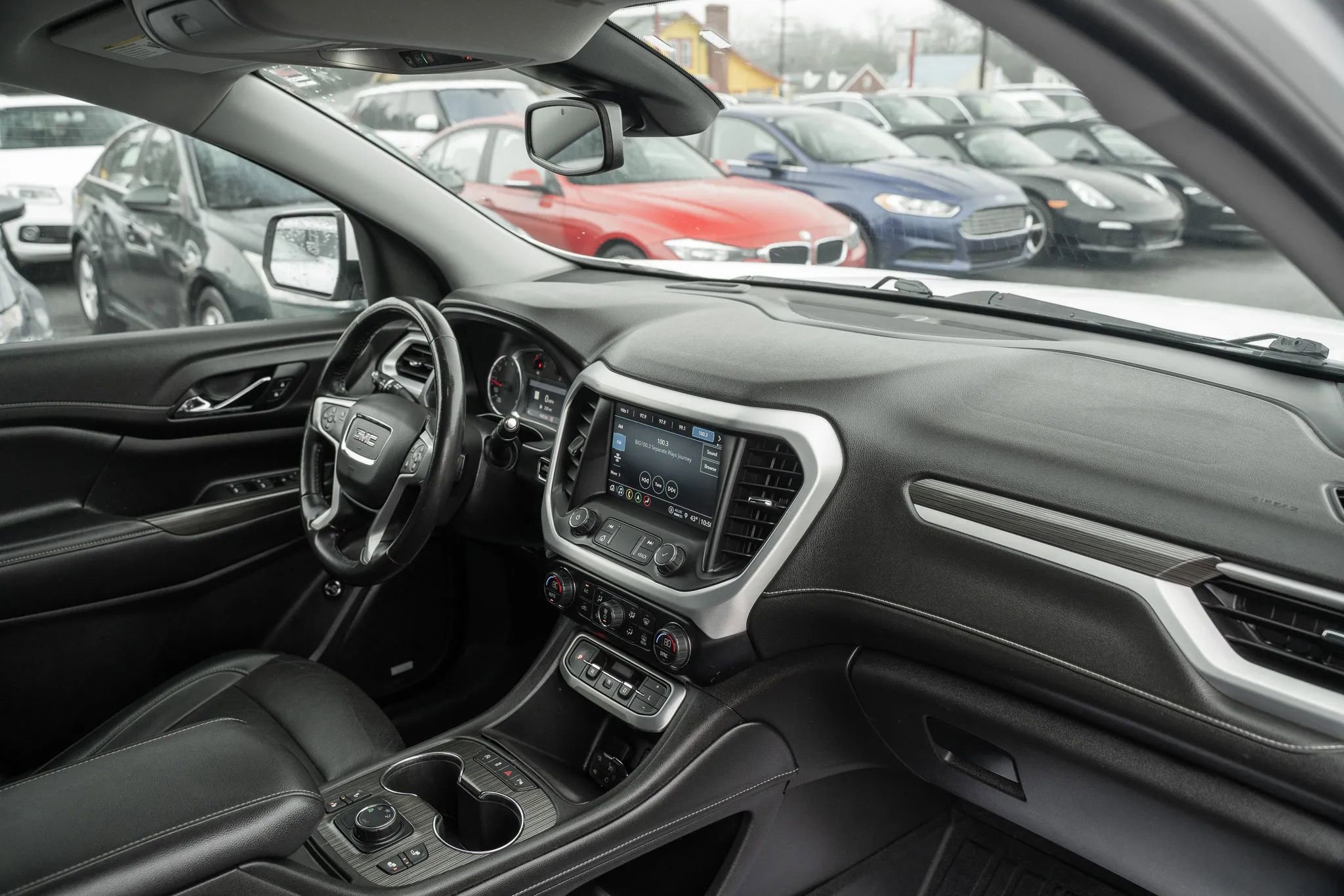 Used 2022 GMC Acadia SLT w/ LPO, Floor Liner Package image 14