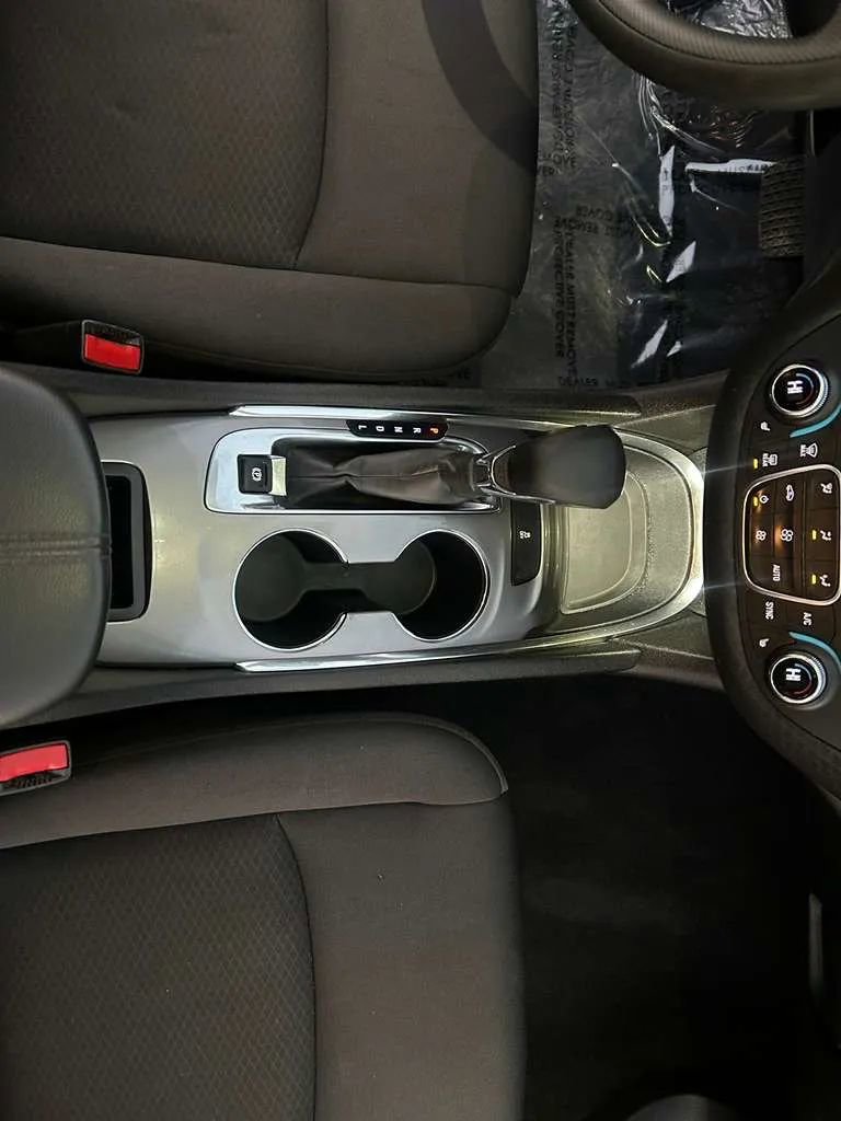 Used 2023 Chevrolet Malibu LT FWD image 23
