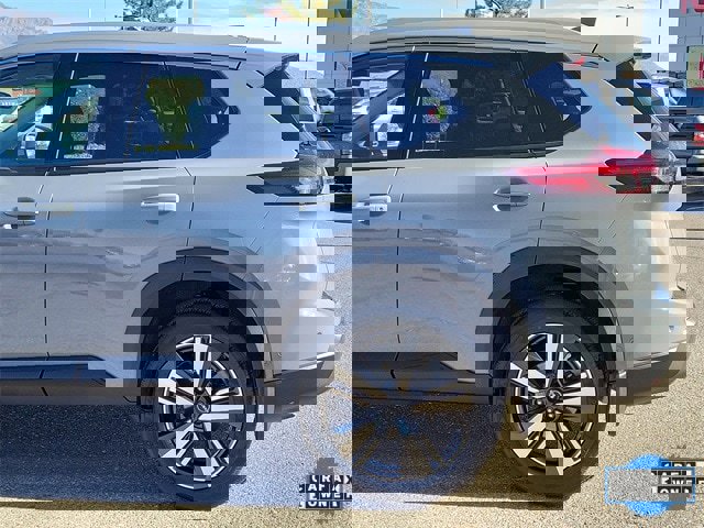 Certified 2025 Nissan Rogue SL w/ SL Premium Package image 6