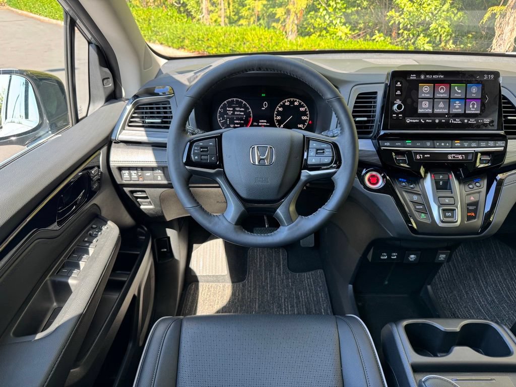 Used 2026 Honda Odyssey Elite image 13