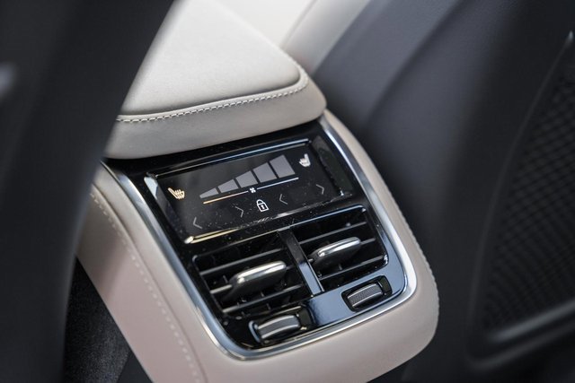 New 2026 Volvo XC90 B6 Plus w/ Protection Package Premier image 34