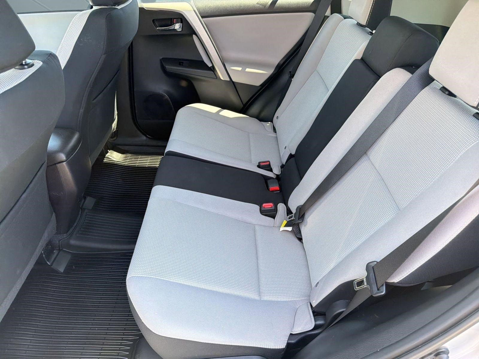 Used 2016 Toyota RAV4 XLE w/ Protection Package AWD/4WD image 15