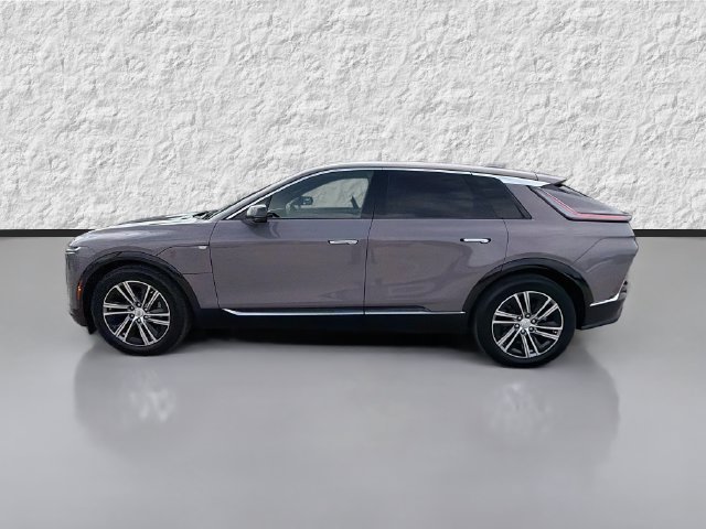 Used 2026 Cadillac Lyriq Luxury AWD/4WD image 6