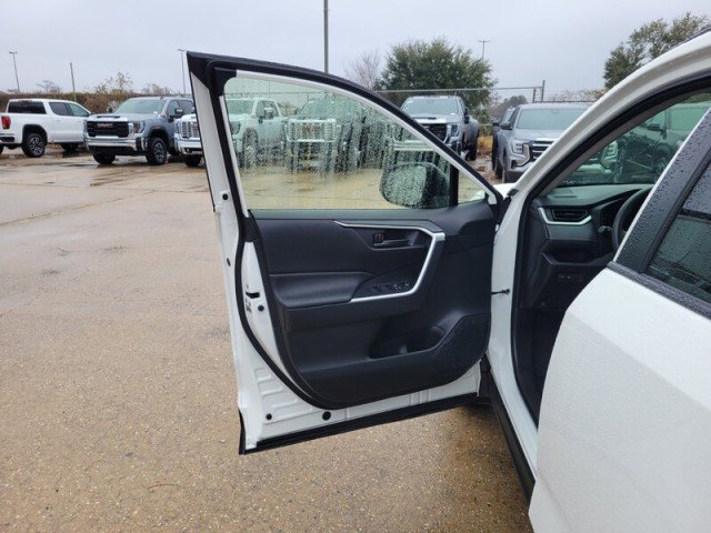 Used 2025 Toyota RAV4 LE image 13