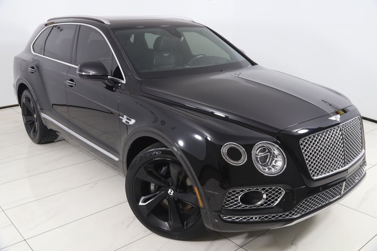 Used 2018 Bentley Bentayga AWD/4WD image 25