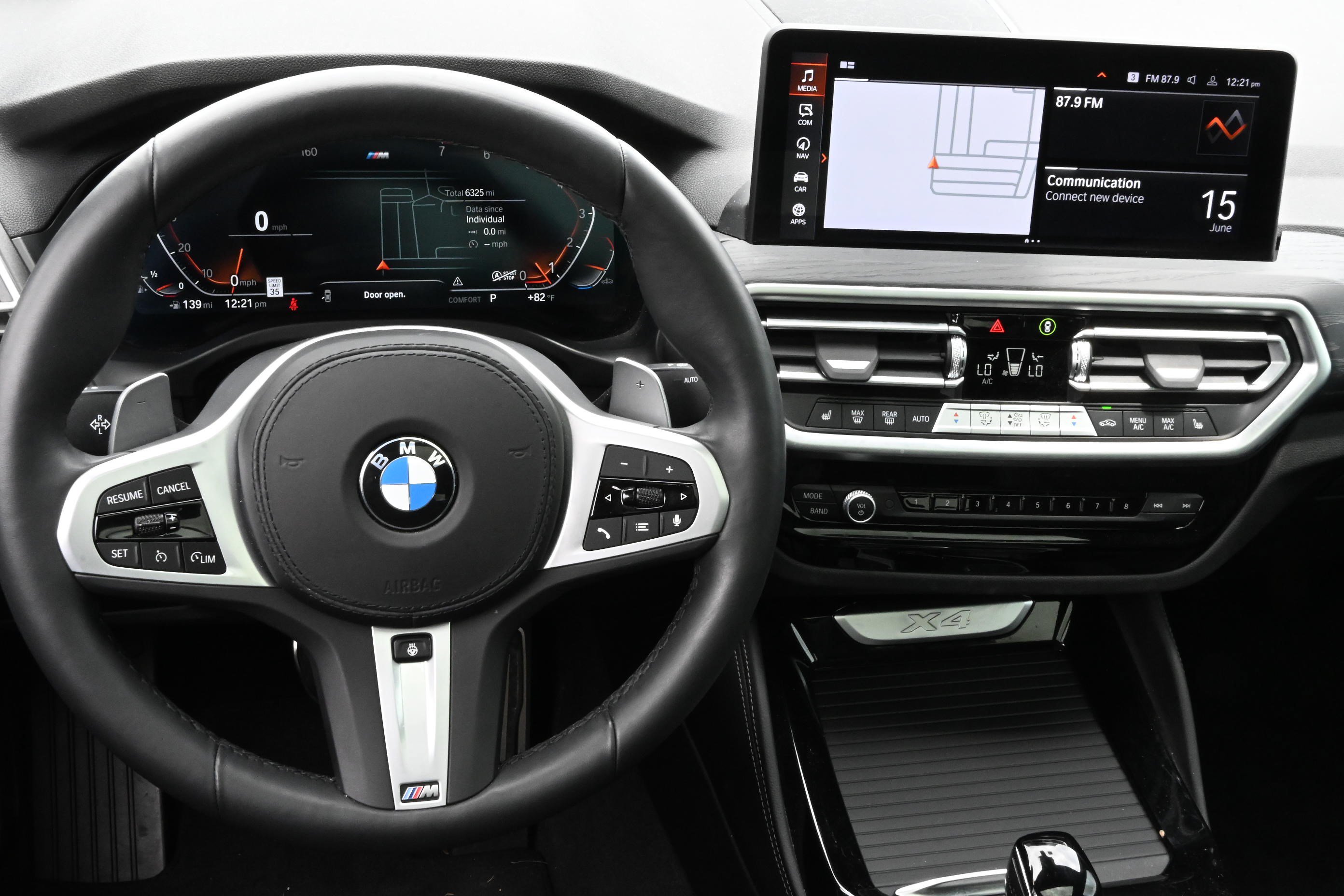 Certified 2025 BMW X4 xDrive30i w/ Premium Package AWD/4WD image 13