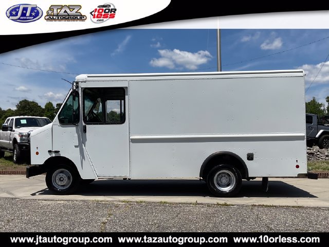 Used 2017 Ford E-350 and Econoline 350 Super Duty w/ A/C Prep Package RWD image 4