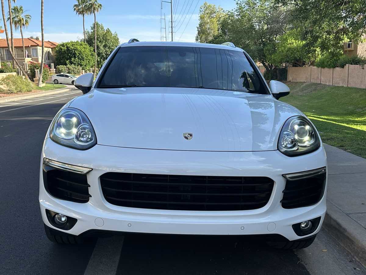 Used 2016 Porsche Cayenne AWD/4WD image 3