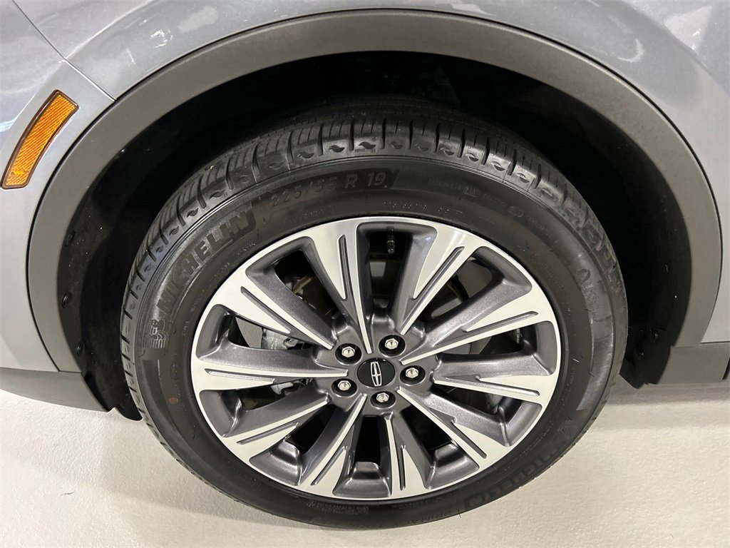 Certified 2022 Lincoln Corsair Reserve w/ Elements Package image 8