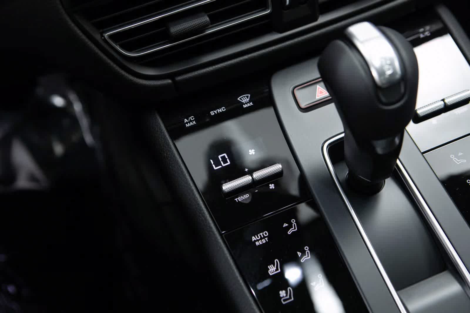 Certified 2026 Porsche Macan AWD/4WD image 28