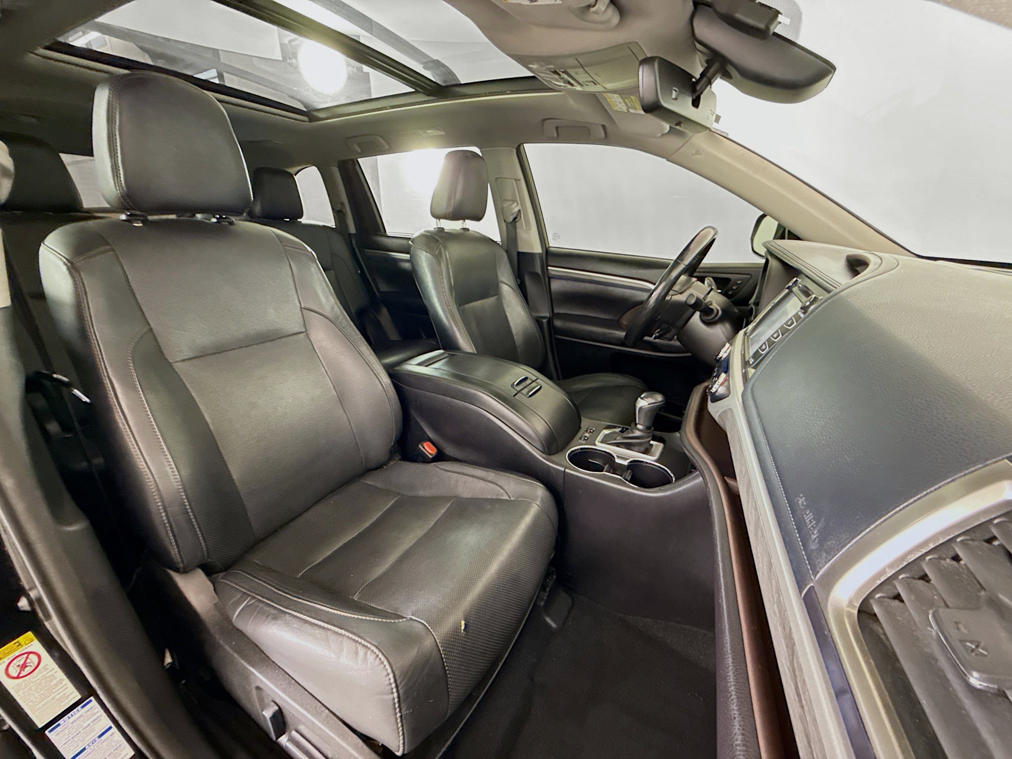 Used 2017 Toyota Highlander Limited Platinum AWD/4WD image 29