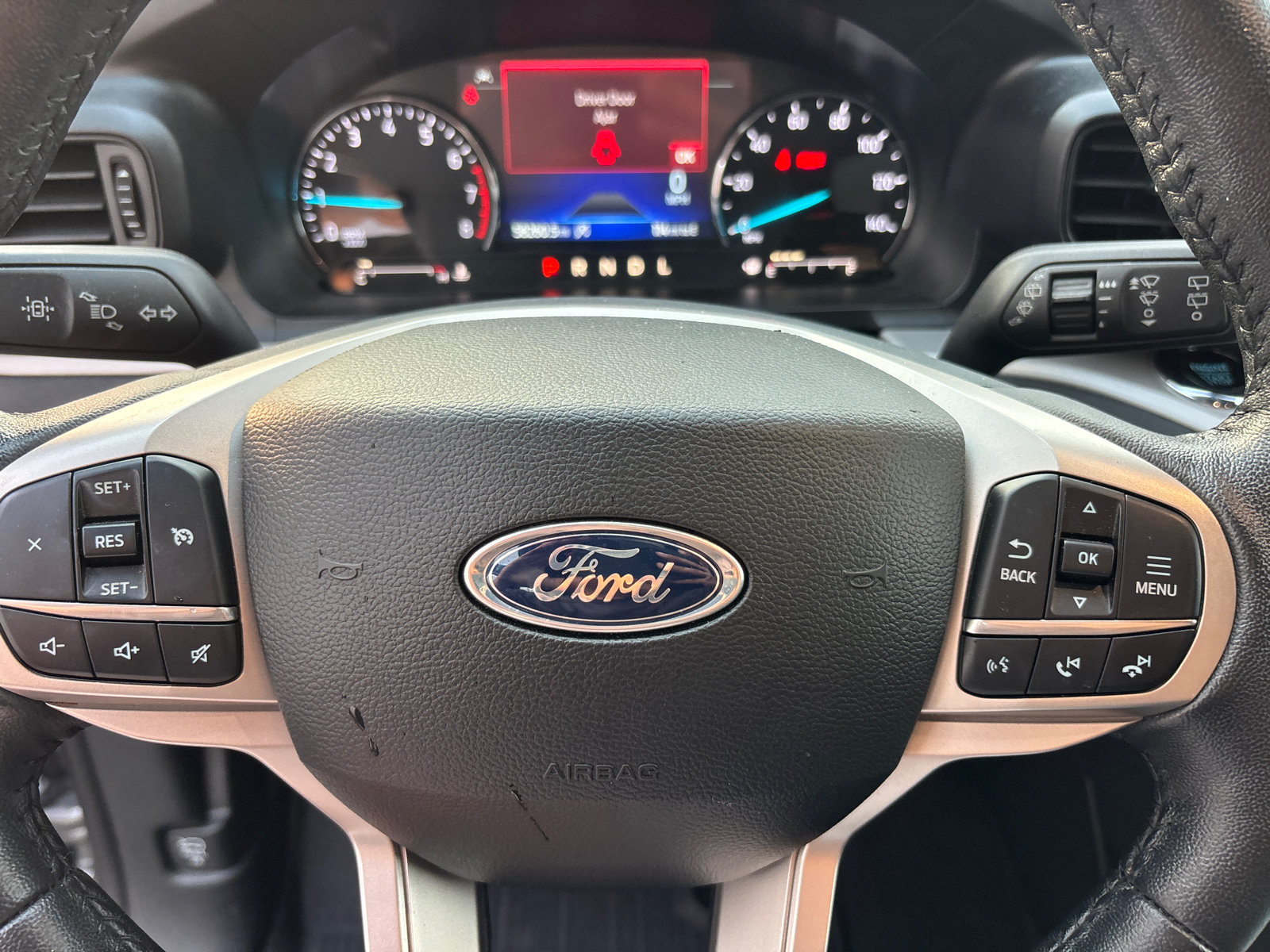 Used 2023 Ford Explorer XLT AWD/4WD image 16