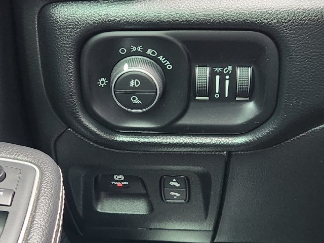 Used 2021 RAM 1500 Laramie AWD/4WD image 23