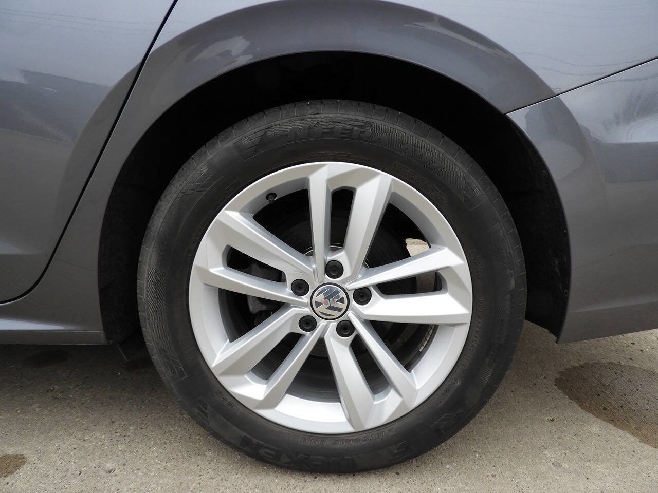 Used 2021 Volkswagen Passat 2.0T S w/ Luggage Net & Mats Package image 13