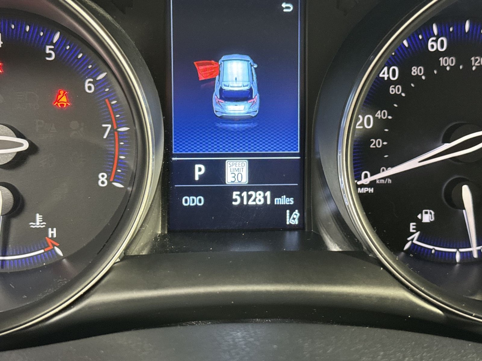 Used 2021 Toyota C-HR LE FWD image 29