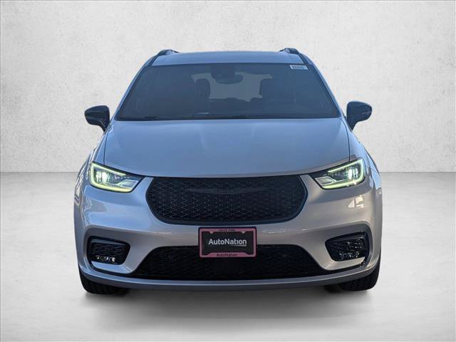 New 2026 Chrysler Pacifica Select w/ S Appearance Package AWD/4WD image 5