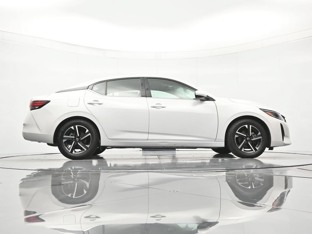 Used 2024 Nissan Sentra SV FWD image 38