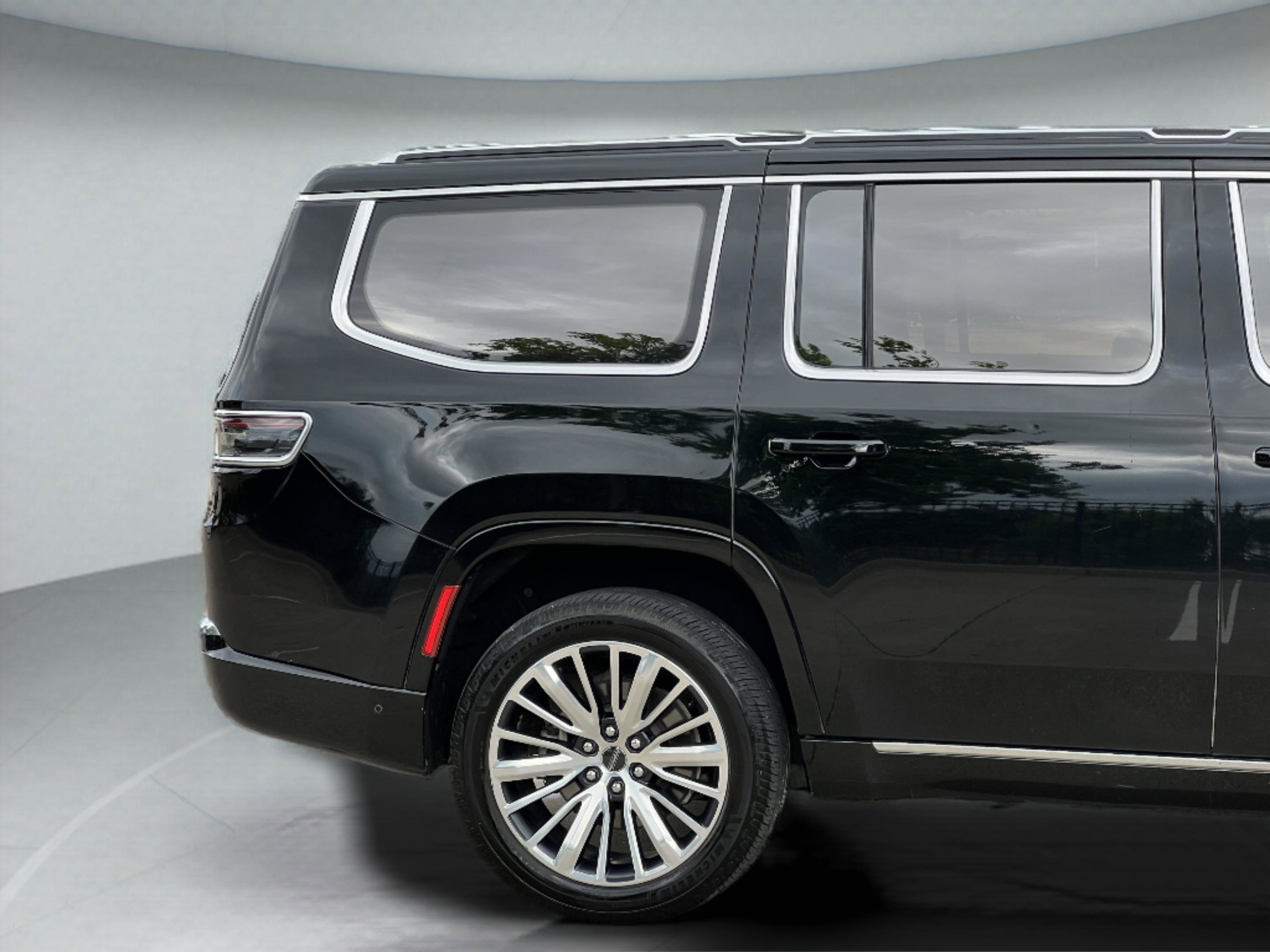 Used 2022 Jeep Grand Wagoneer Series III image 34