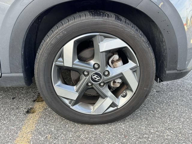 Used 2024 Hyundai Venue Limited FWD image 10
